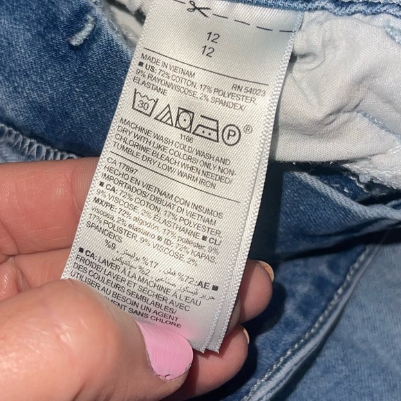Old Navy Mid-Rise Rockstar Jeans - Picture 3 of 9